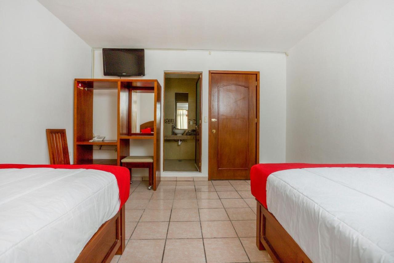 Oyo Hotel Montes, Atlixco Puebla エクステリア 写真